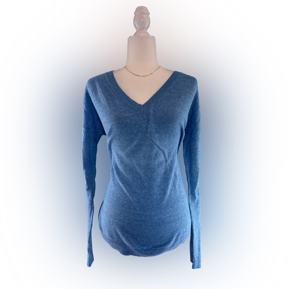 Sonoma Women's Size L Long Sleeve Blue V-Neck Knit Layering Top
